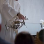 El Bautismo: Un Abrazo de Dios que Transforma tu Vida