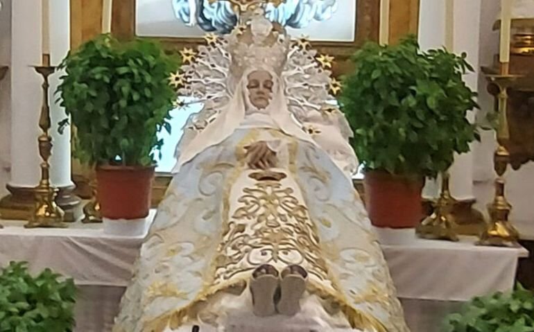 Tradición valenciana de las Alfàbegues para la Asunción de la Virgen María