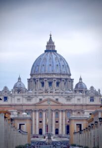 Los Preceptos de la Iglesia: Una Guía para Vivir la Fe en Plenitud